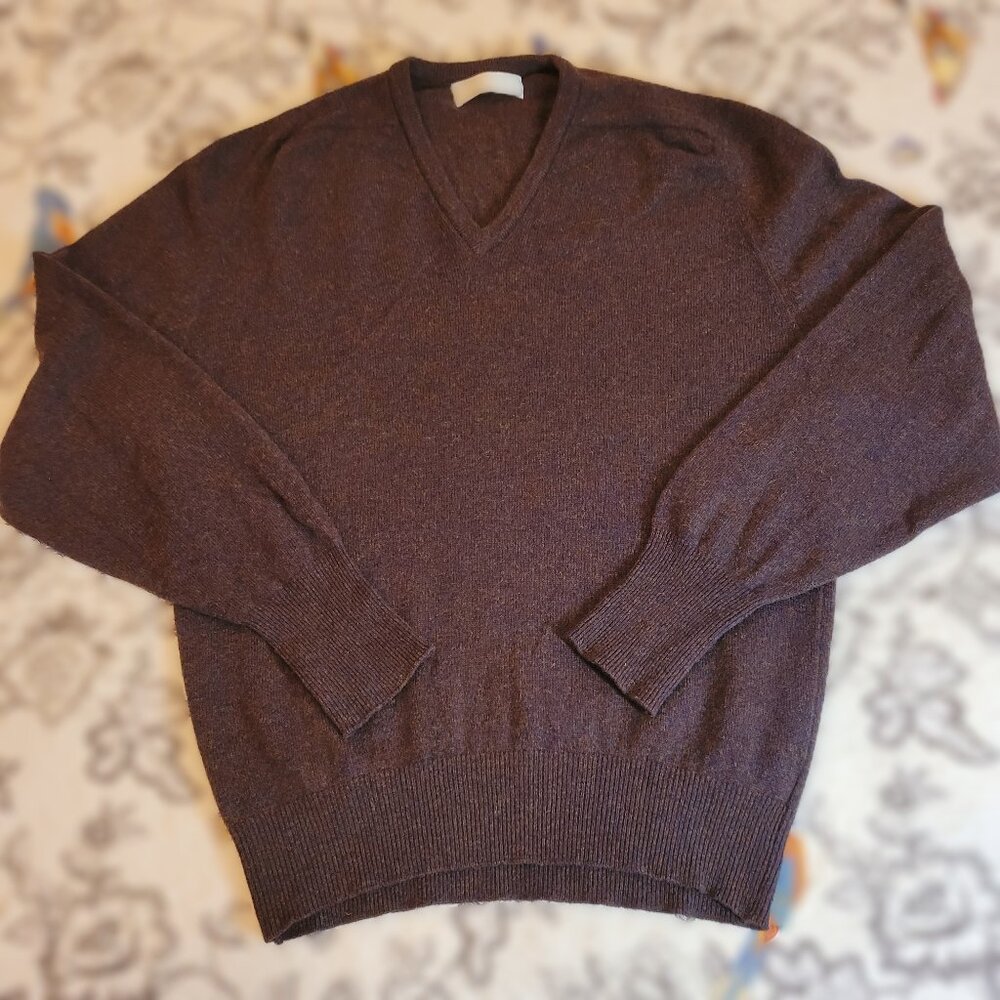 Vintage Lyle & Scott Pure New Wool V-Neck Sweater Brown/Burgundy Large